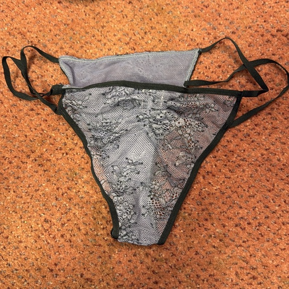 Victoria secrets lingerie set - Picture 3 of 6